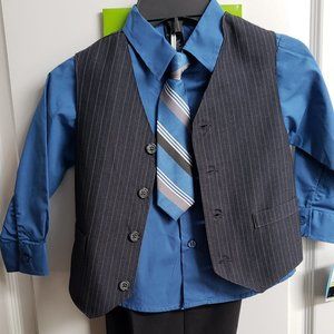 4 piece NAUTICA boys suit size 4T